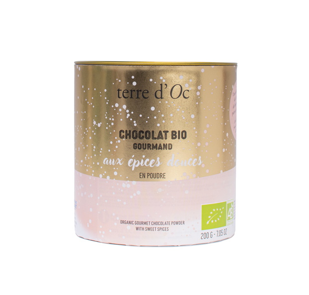 Organic chocolate powder with sweet spices