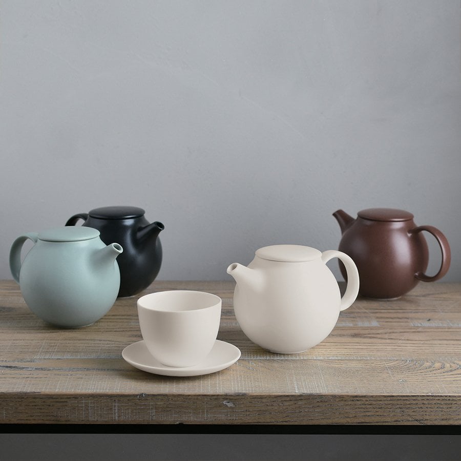 "Pebble" Teapot from Kinto brown (0,5 l)